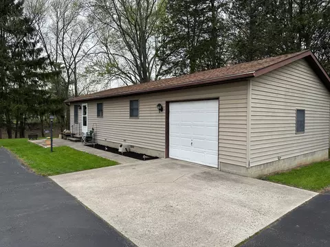 Exterior - 305 N Elm St, Prospect, OH 43342 photo 4 of 8