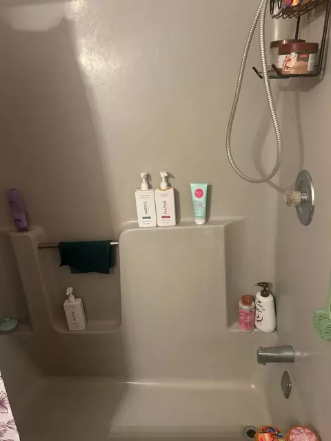 Bath - 305 N Elm St, Prospect, OH 43342 photo 2 of 3