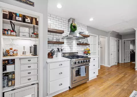 Kitchen - 2808 E Broad St, Bexley, OH 43209 photo 4 of 6