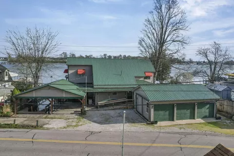 2990 Canal Dr, Millersport, OH 43046