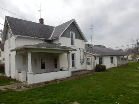 130 W Main St, Centerburg, OH 43011