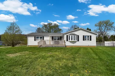 3188 Cypress Bend Dr, Newark, OH 43055