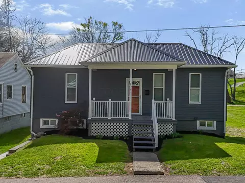 1022 Chester St, Zanesville, OH 43701