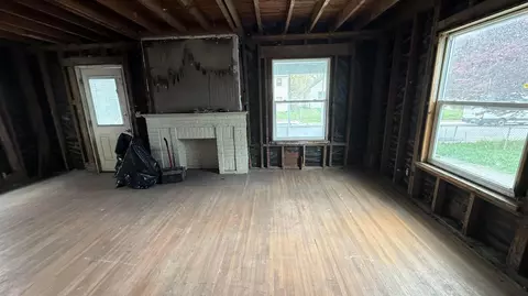 1079 Ellsworth Ave, Columbus, OH 43206