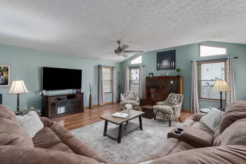 Living - 753 Range Dr, Galloway, OH 43119 photo 1 of 3