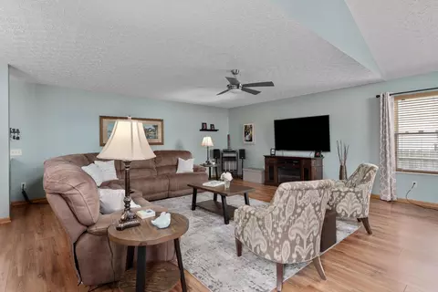 Living - 753 Range Dr, Galloway, OH 43119 photo 2 of 3