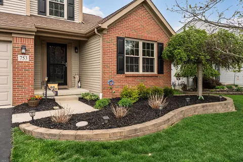 Exterior - 753 Range Dr, Galloway, OH 43119 photo 4 of 9
