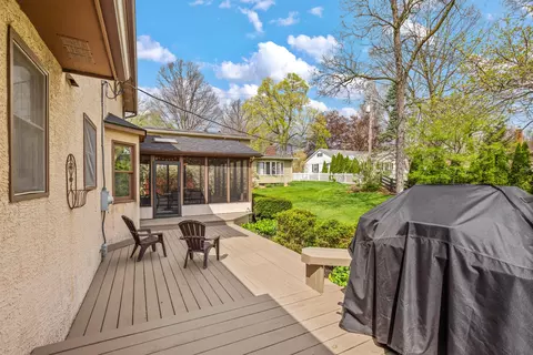 Exterior - 250 Devon Rd, Delaware, OH 43015 photo 6 of 10