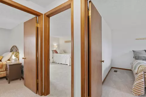 Entry Way - 250 Devon Rd, Delaware, OH 43015 photo 4 of 5