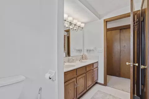 Bath - 250 Devon Rd, Delaware, OH 43015 photo 6 of 6