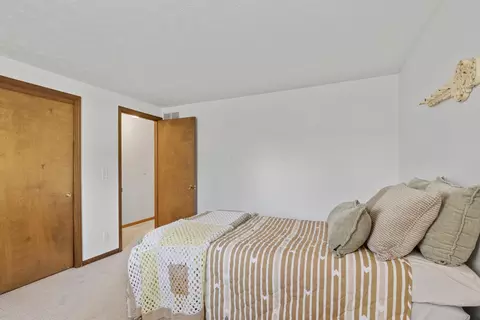 Bedroom - 250 Devon Rd, Delaware, OH 43015 photo 5 of 13