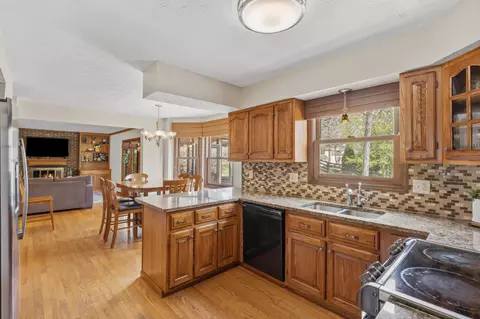 Kitchen - 250 Devon Rd, Delaware, OH 43015 photo 3 of 3