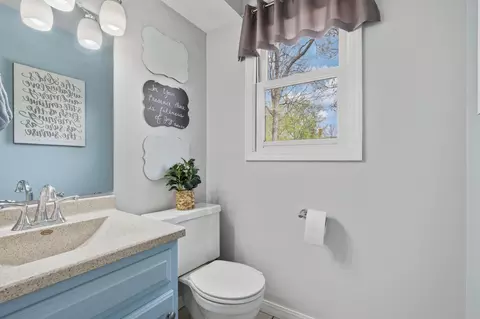Bath - 250 Devon Rd, Delaware, OH 43015 photo 1 of 6