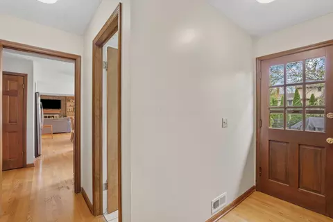 Entry Way - 250 Devon Rd, Delaware, OH 43015 photo 1 of 5