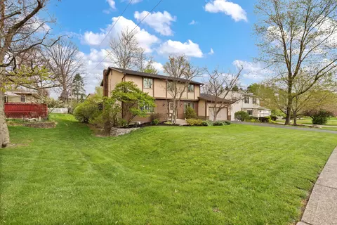 Exterior - 250 Devon Rd, Delaware, OH 43015 photo 4 of 10