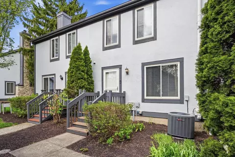 6271 Hyland Dr, Dublin, OH 43017