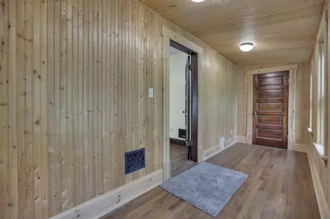 Entry Way - 184 E Maynard Ave, Columbus, OH 43202 photo 3 of 6