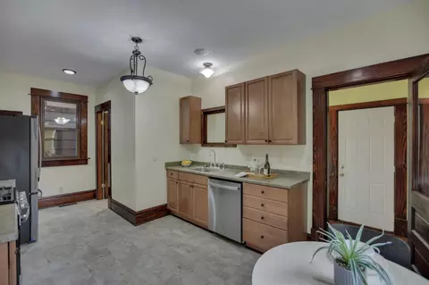 Kitchen - 184 E Maynard Ave, Columbus, OH 43202 photo 1 of 2