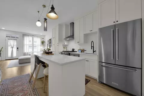 46 E Russell St, Columbus, OH 43215