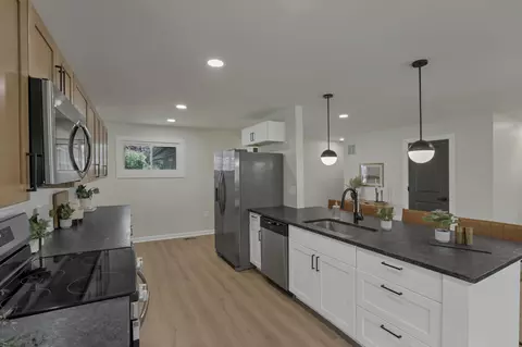 Kitchen - 1297 Bristol Ct, Circleville, OH 43113 photo 3 of 4