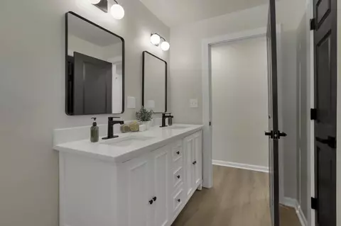 Bath - 1297 Bristol Ct, Circleville, OH 43113 photo 6 of 6