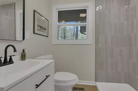 Bath - 1297 Bristol Ct, Circleville, OH 43113 photo 1 of 6