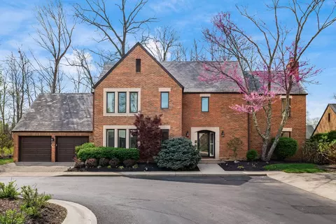 8758 Dunsinane Dr, Dublin, OH 43017