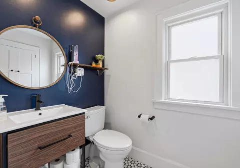 Bath - 34 E Longview Ave, Columbus, OH 43202 photo 4 of 4