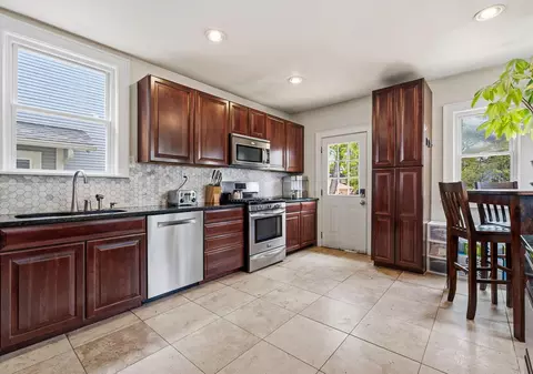 Kitchen - 34 E Longview Ave, Columbus, OH 43202 photo 3 of 6