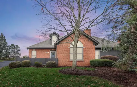 2560 Trotterslane Dr, Columbus, OH 43235