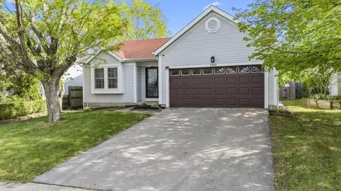 7394 Harbour Town Dr, Pickerington, OH 43147