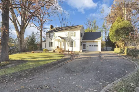 1105 E Chestnut St, Mount Vernon, OH 43050