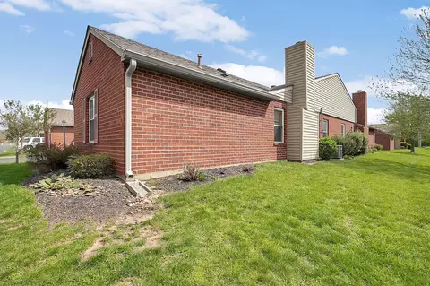 1160 Stoneycreek Ct, Lancaster, OH 43130