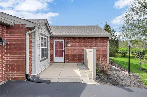 1160 Stoneycreek Ct, Lancaster, OH 43130