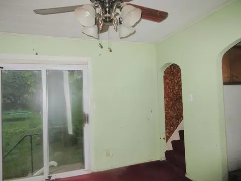 Living - 433 Patterson St, Marion, OH 43302 photo 1 of 1