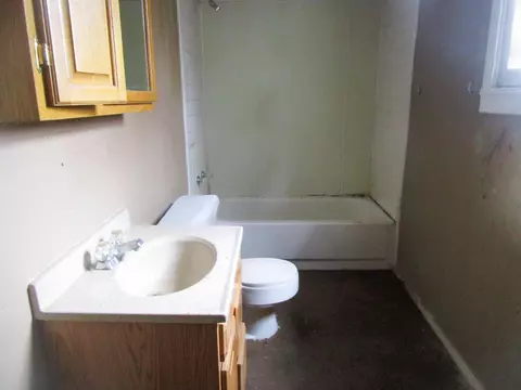 Bath - 433 Patterson St, Marion, OH 43302 photo 1 of 1