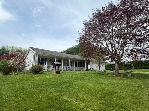 4630 Chestnut Hills Rd NE, Newark, OH 43055