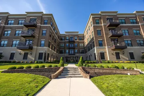 1670 E Broad St #201, Columbus, OH 43203