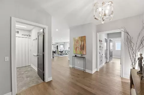 5317 Highpointe Lakes Dr #405, Westerville, OH 43081