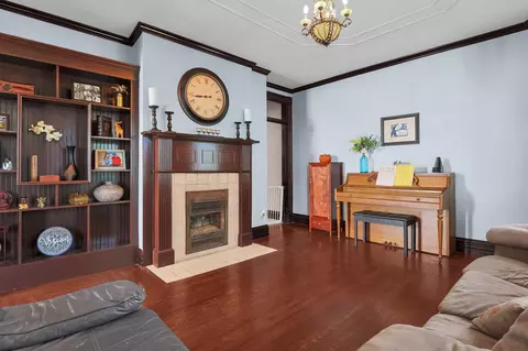 Living - 226 Watt St, Circleville, OH 43113 photo 2 of 6
