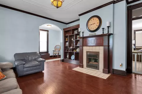 Living - 226 Watt St, Circleville, OH 43113 photo 3 of 6