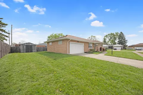 Exterior - 4385 Helena Ct, Springfield, OH 45503 photo 8 of 10