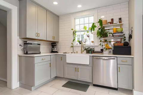 Kitchen - 357 Fallis Rd, Columbus, OH 43214 photo 2 of 4