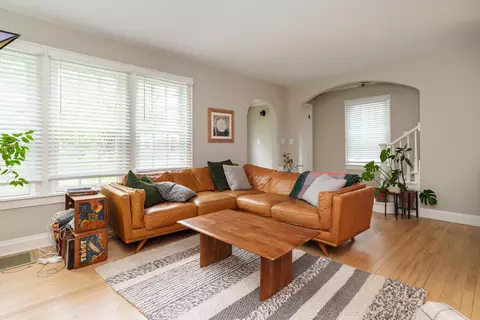 Living - 357 Fallis Rd, Columbus, OH 43214 photo 3 of 4