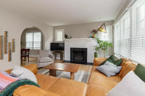 Living - 357 Fallis Rd, Columbus, OH 43214 photo 1 of 4