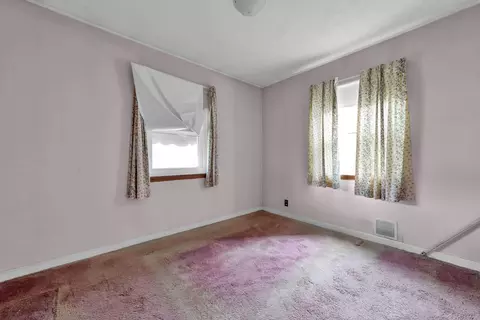 Bedroom - 1175 E 23rd Ave, Columbus, OH 43211 photo 3 of 6
