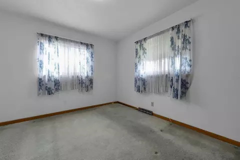 Bedroom - 1175 E 23rd Ave, Columbus, OH 43211 photo 1 of 6
