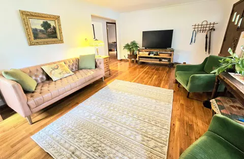 Living - 3003 Courtright Rd, Columbus, OH 43232 photo 3 of 4