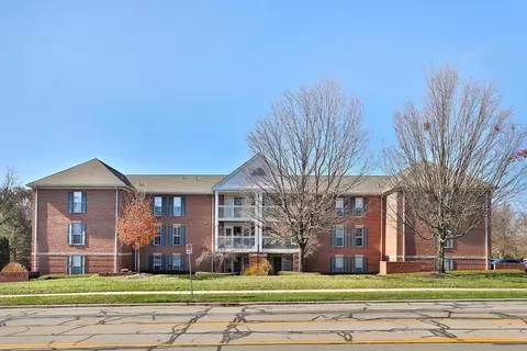 5935 N High St #122, Worthington, OH 43085