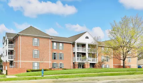 5935 N High St #122, Worthington, OH 43085